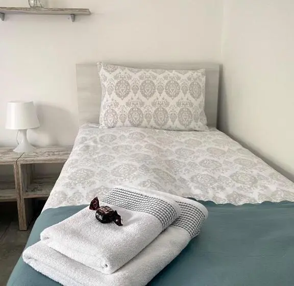 اتاق استاندارد, Omis Rooms