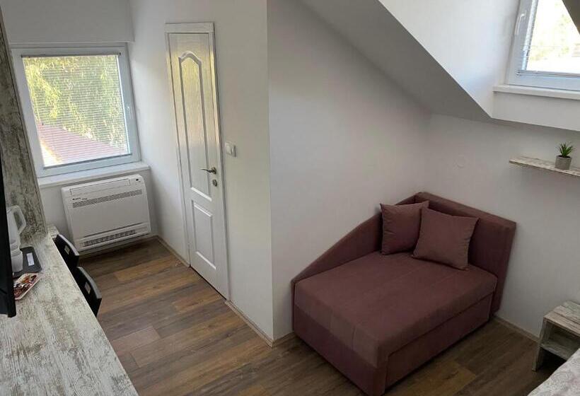 اتاق استاندارد, Omis Rooms