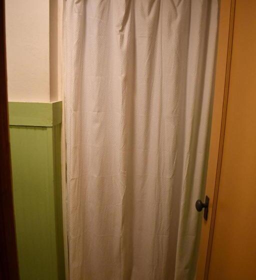 스탠다드 룸 킹사이즈 침대, Brook Road Inn