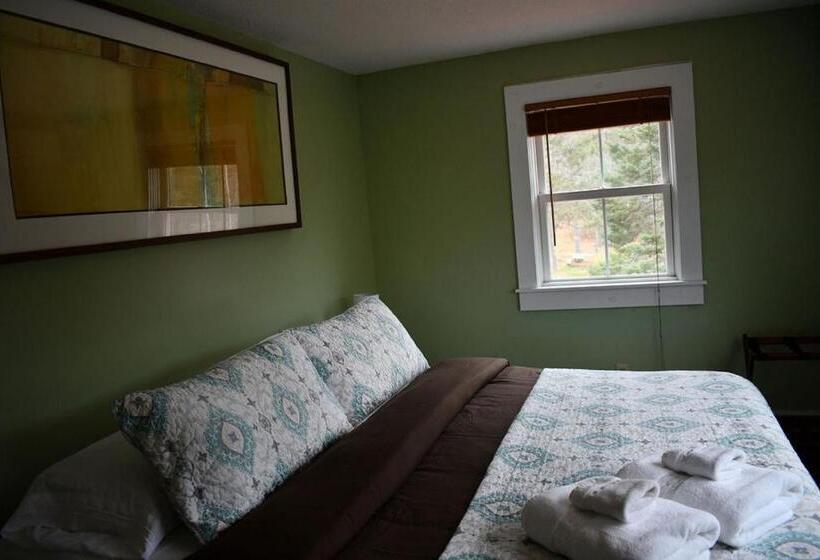 스탠다드 룸 킹사이즈 침대, Brook Road Inn