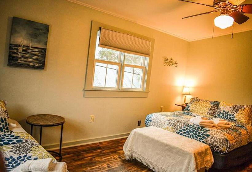 이코노미 트리플 룸, Brook Road Inn