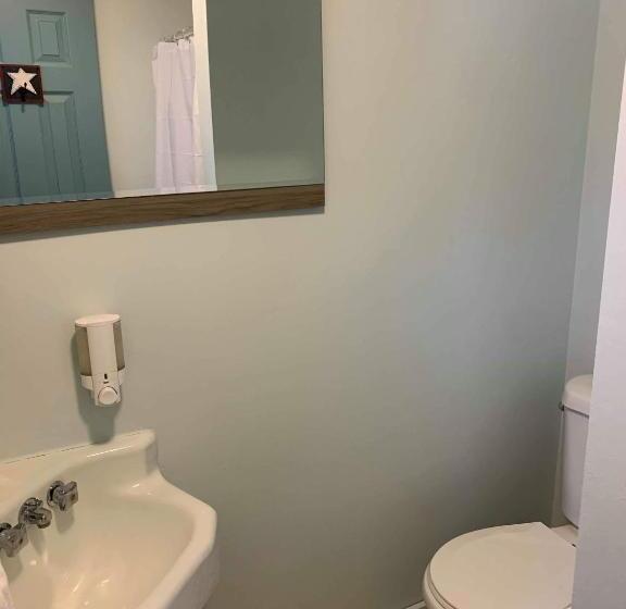 디럭스 룸, Brook Road Inn