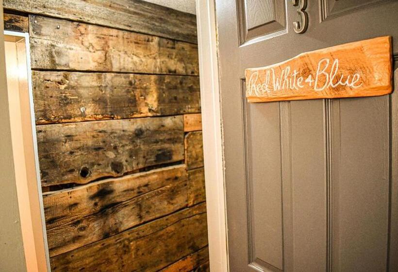 디럭스 룸, Brook Road Inn