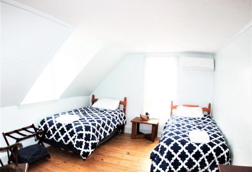 패밀리 스위트, Brook Road Inn