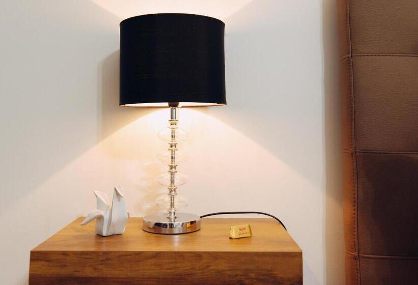 سوییت جونیور, Grand Central Room