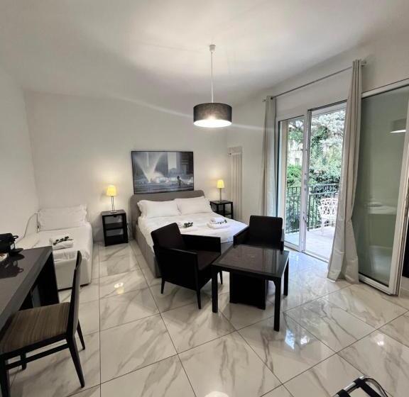 سوییت جونیور با بالکن, Grand Central Room