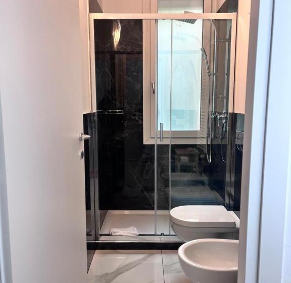 سوییت جونیور, Grand Central Room