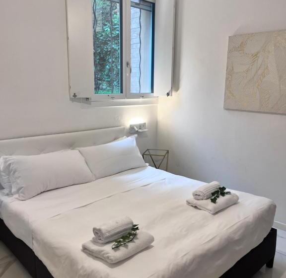 اتاق اکونومی, Grand Central Room