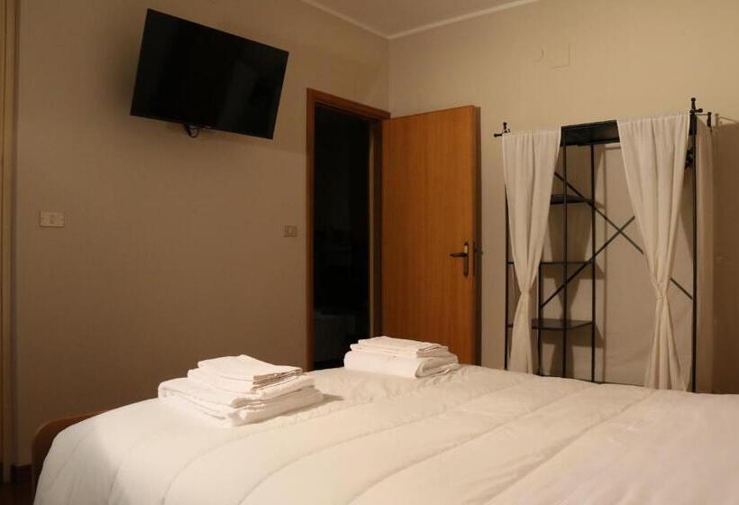 1 Sovrums Lägenhet med Balkong, L Oleandro