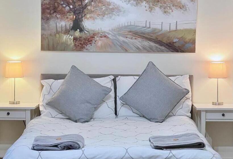 豪华套房, Roost Hill Guest House Free Parking