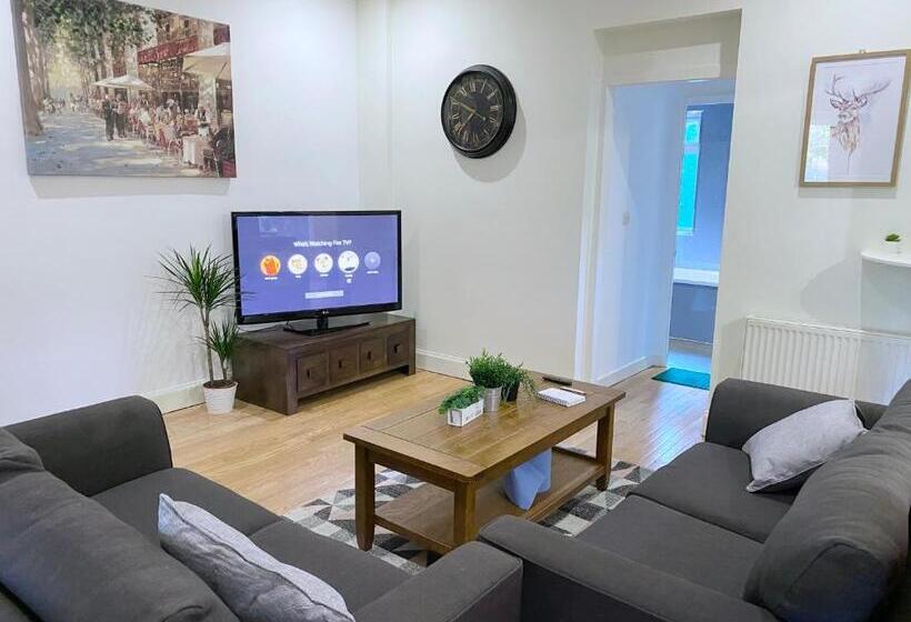 豪华套房, Roost Hill Guest House Free Parking