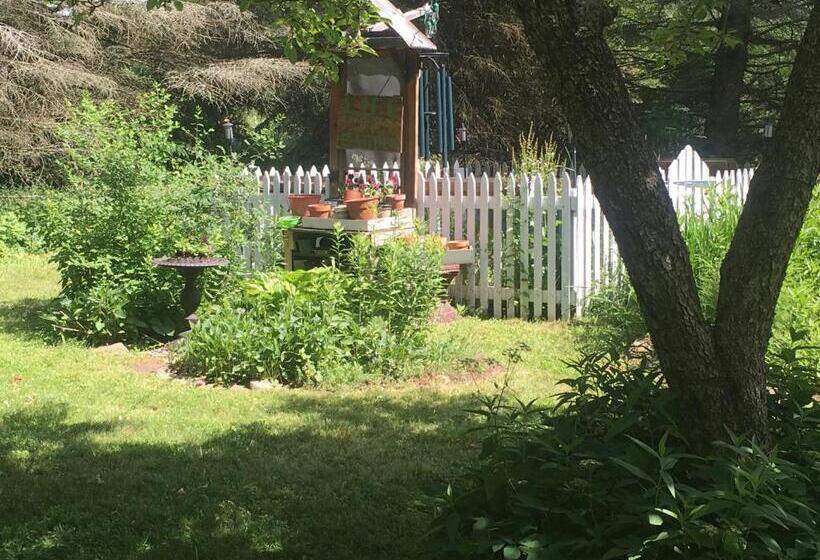 חדר סטנדרט עם מיטת קינג, Wind In The Willows Overnight