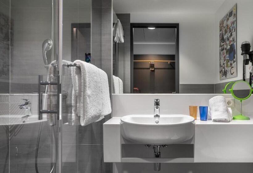 1ベッドルームアパートメント, The Niu Fury Apartments