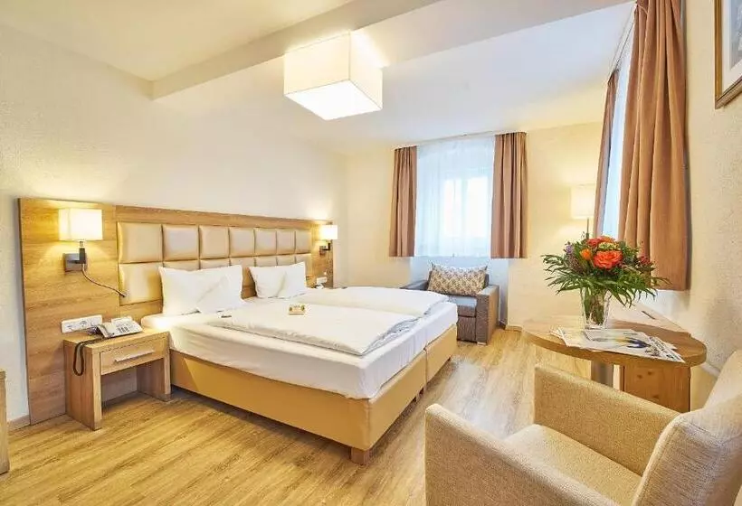 コンフォートルーム, Akzent Hotel Goldner Stern