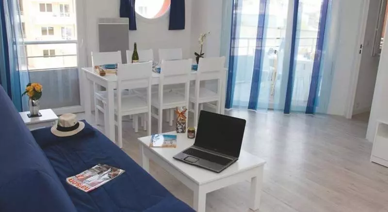 スタンダードスタジオ, Adonis Grandcamp Residence Les Isles De Sola