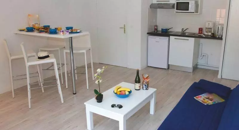 スタンダードスタジオ, Adonis Grandcamp Residence Les Isles De Sola