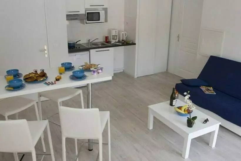 バルコニー付2ベッドルームアパートメント, Adonis Grandcamp Residence Les Isles De Sola