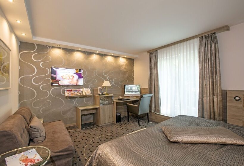 סוויטת ג'וניור, An Der Wasserburg