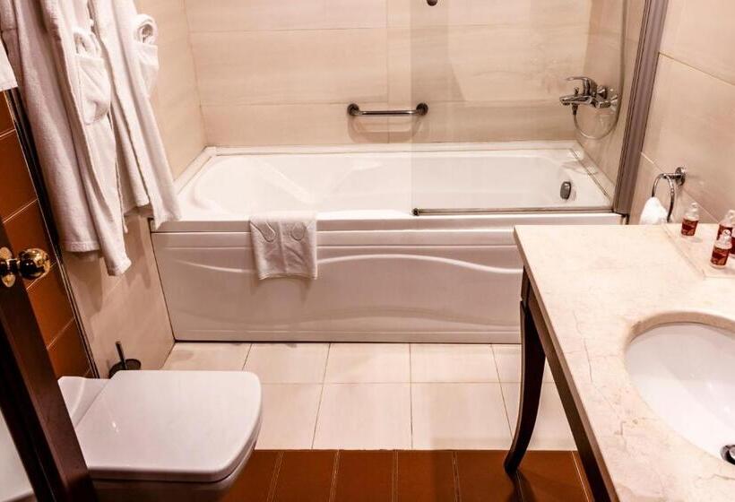 سوییت جونیور, Atropat Old City