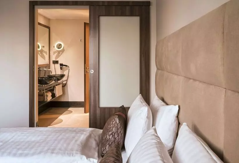 Superior Room, Flemings Selection Hotel Frankfurt City