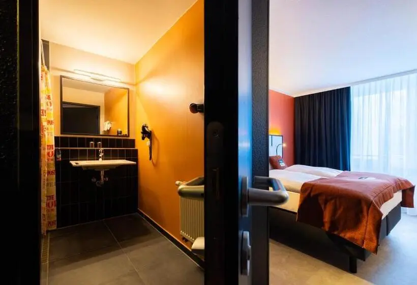 身障者適用スタンダードルーム, Holiday Inn The Niu, Blade Solingen, An Ihg