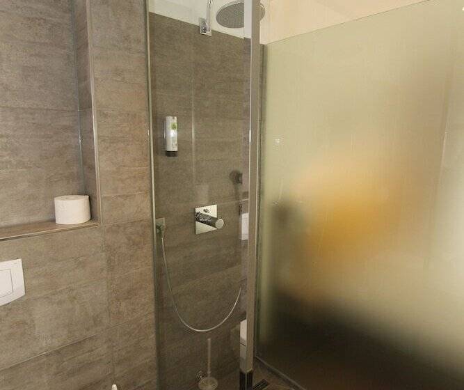 חדר סטנדרט, Jott Wie Jäger