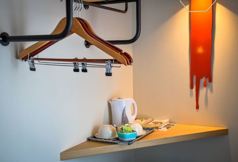 Номер Стандарт, Le Bord O Vieux Port