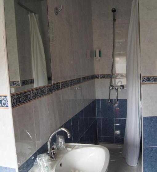 חדר סטנדרט לשלושה, Le Régence