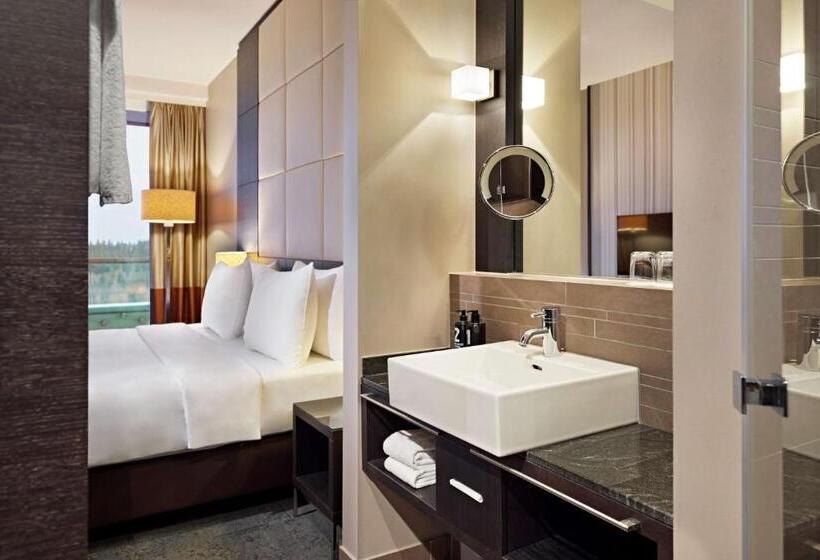 Стандартный Номер Кровать Кинг, Lindner Hotel Nurburgring Congress, Part Of Jdv By Hyatt