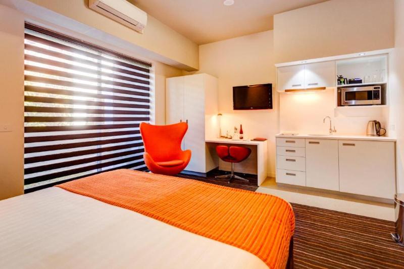 带大床的标准工作室, Mantra Charles