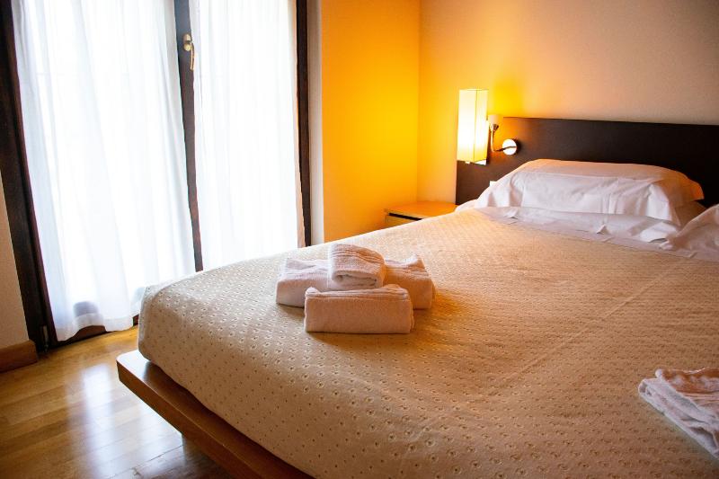 带大床的标准工作室, Mantra Charles