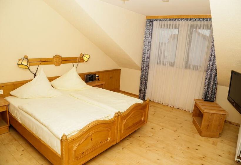 סוויטה, Parkhotel Emstaler Höhe