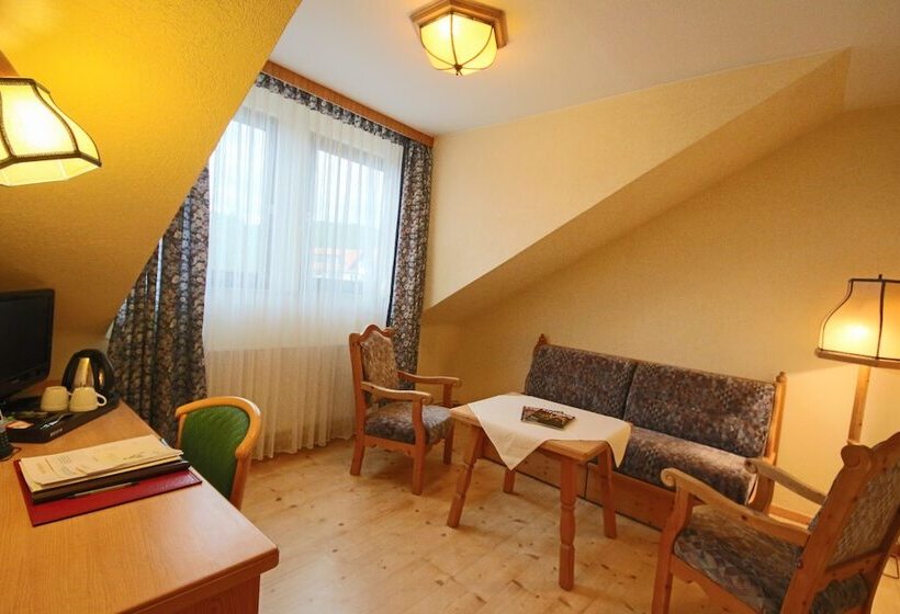 סוויטה, Parkhotel Emstaler Höhe