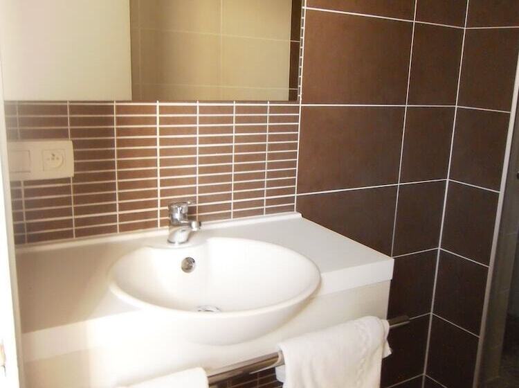 Номер Стандарт, The Originals City, Hôtel Dau Ly, Lyon Est