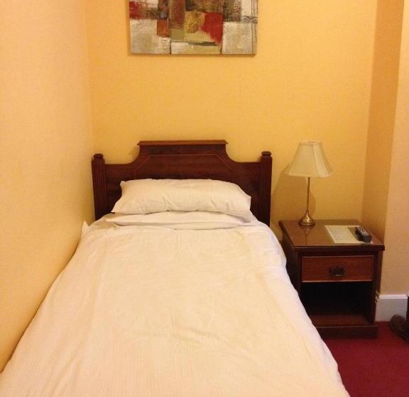 标准单人间, Wimblehurst