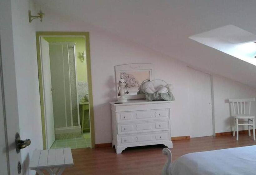 חדר בסיסי לשלושה, La Casa Di Milady