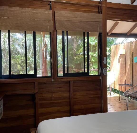 Бунгало Deluxe, The Beach Bungalows   Yoga And Surf House   Adults Only