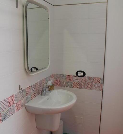 Номер Стандарт Индивидуальный, Follow Me B&b