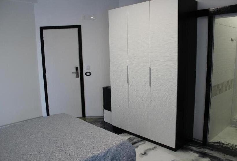 Номер Стандарт Трехместный, Follow Me B&b