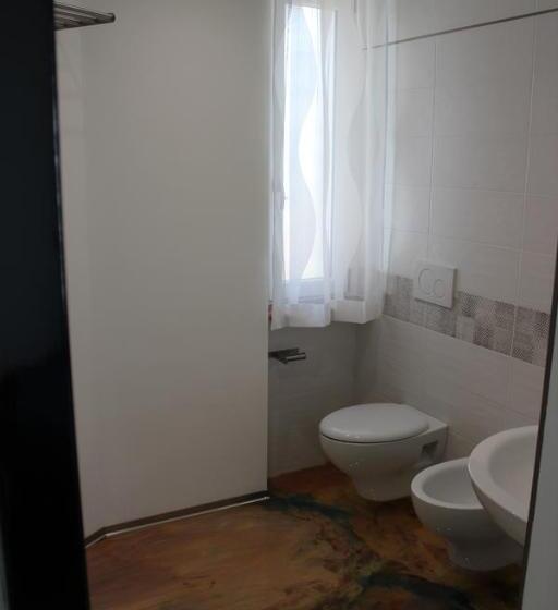 Номер Стандарт Индивидуальный, Follow Me B&b