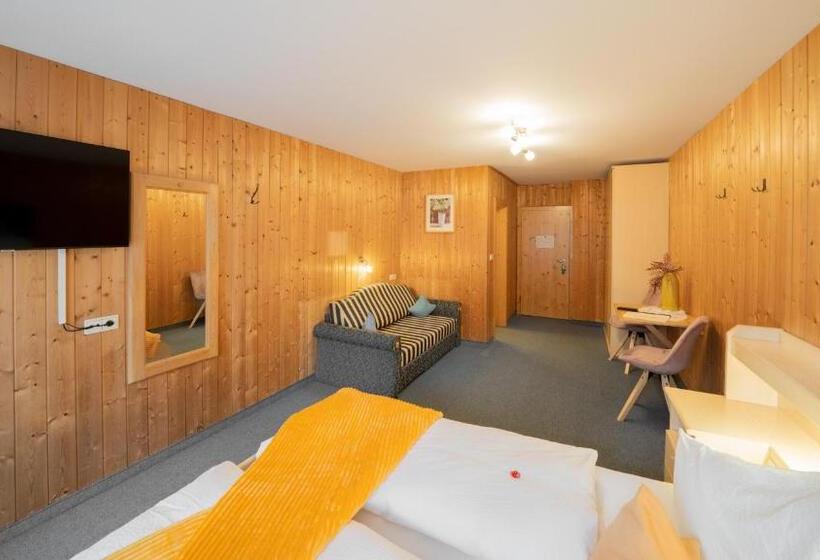 标准间带山景, Das Lisann