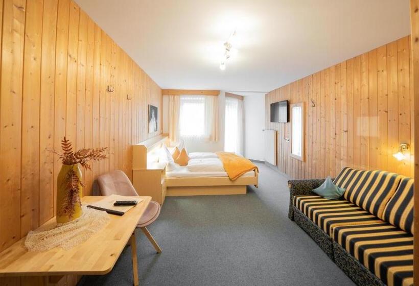 标准间带山景, Das Lisann