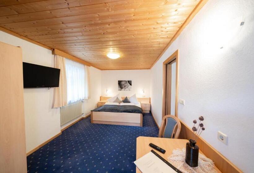 带阳台套房, Das Lisann