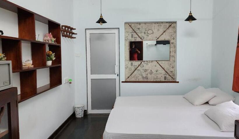 スタンダードルーム, Charakama Guest Bungalow   Gampaha