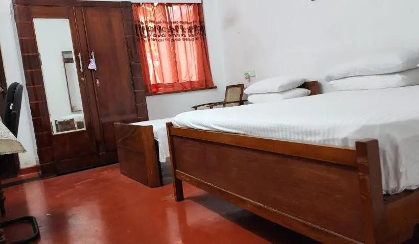 Standard Kolmen Hengen Huone, Charakama Guest Bungalow   Gampaha