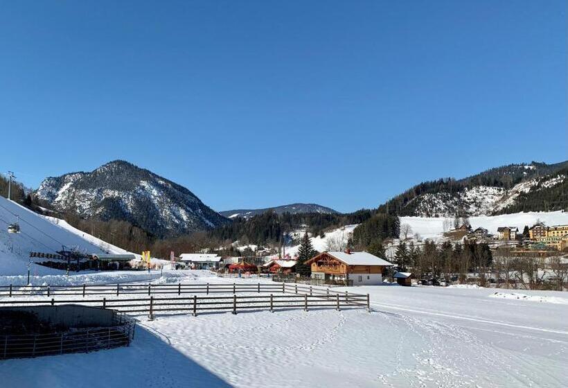 1 Sovrums Hus, Heisshof