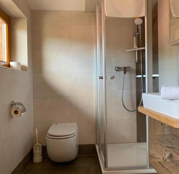 Standard Enkelrum, Heisshof