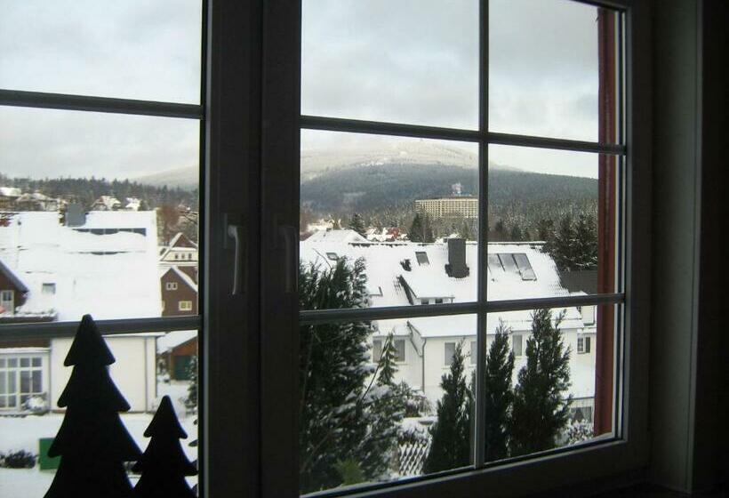 آپارتمان 3 خوابه, Kleines Berghaus