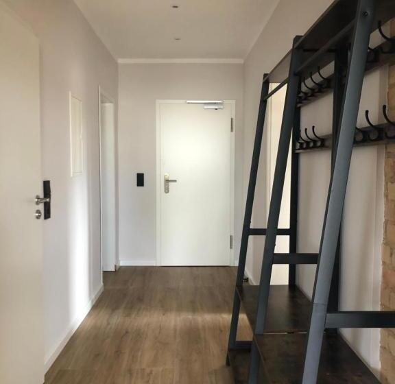 آپارتمان 3 خوابه, Kleines Berghaus