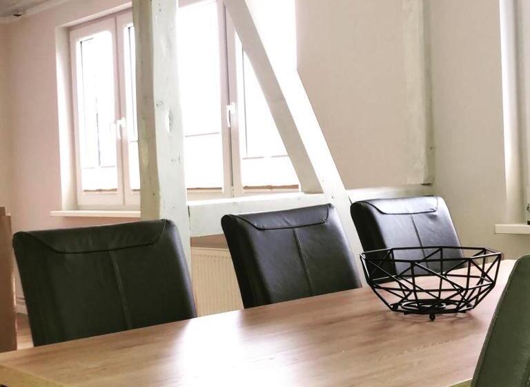 آپارتمان 3 خوابه, Kleines Berghaus